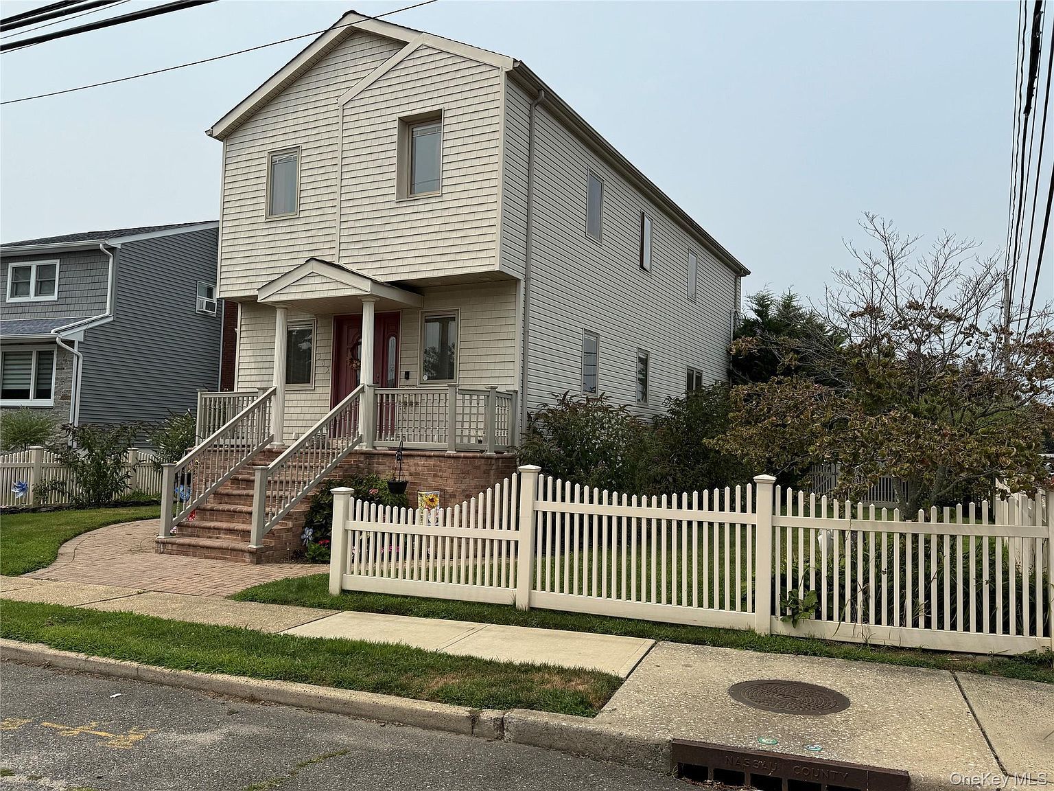 385 Oceanside Pkwy Oceanside, NY 11572  | Single Family