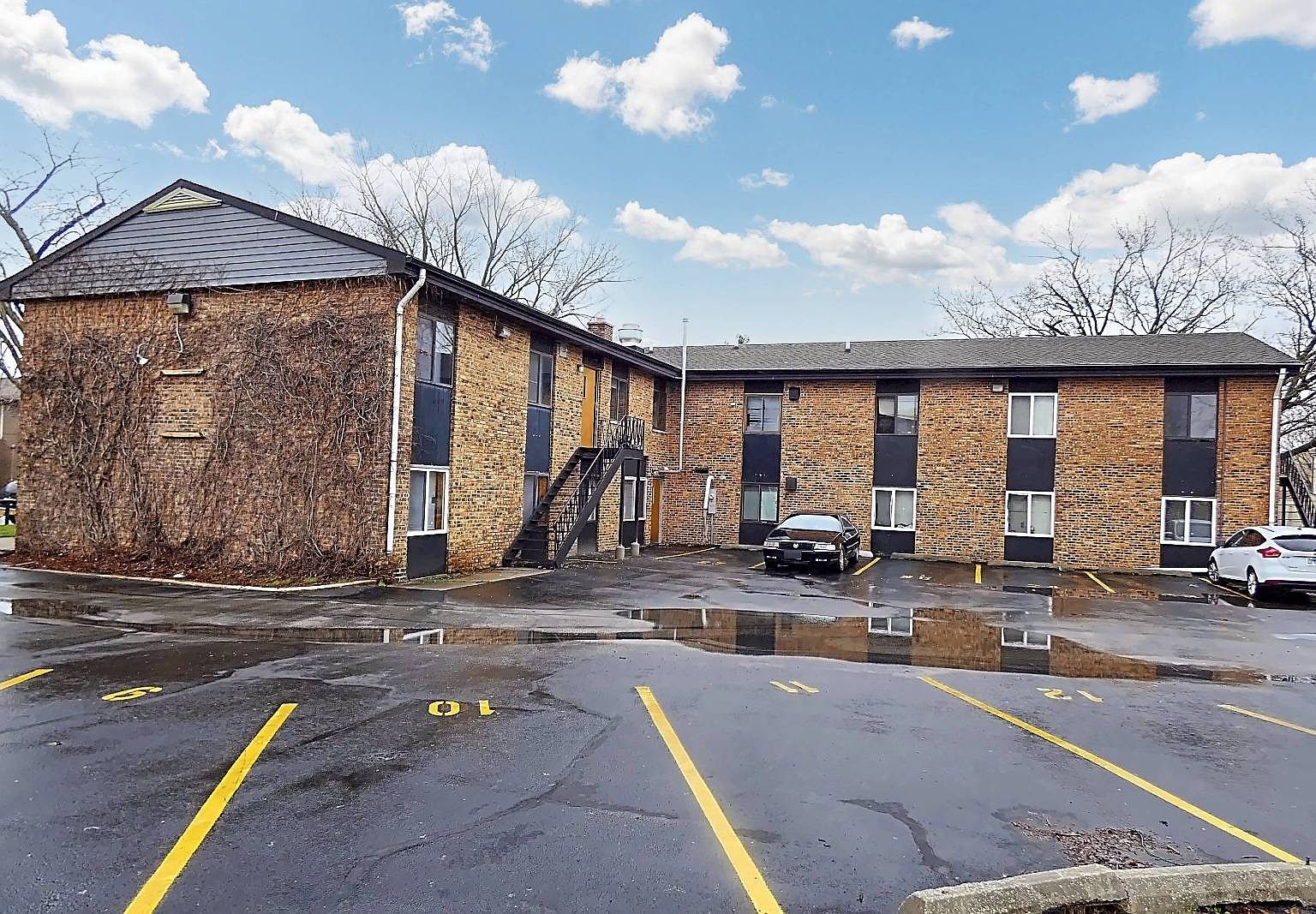 924 Greenbrier Rd Dekalb, IL 60115 - Thumbnail 5