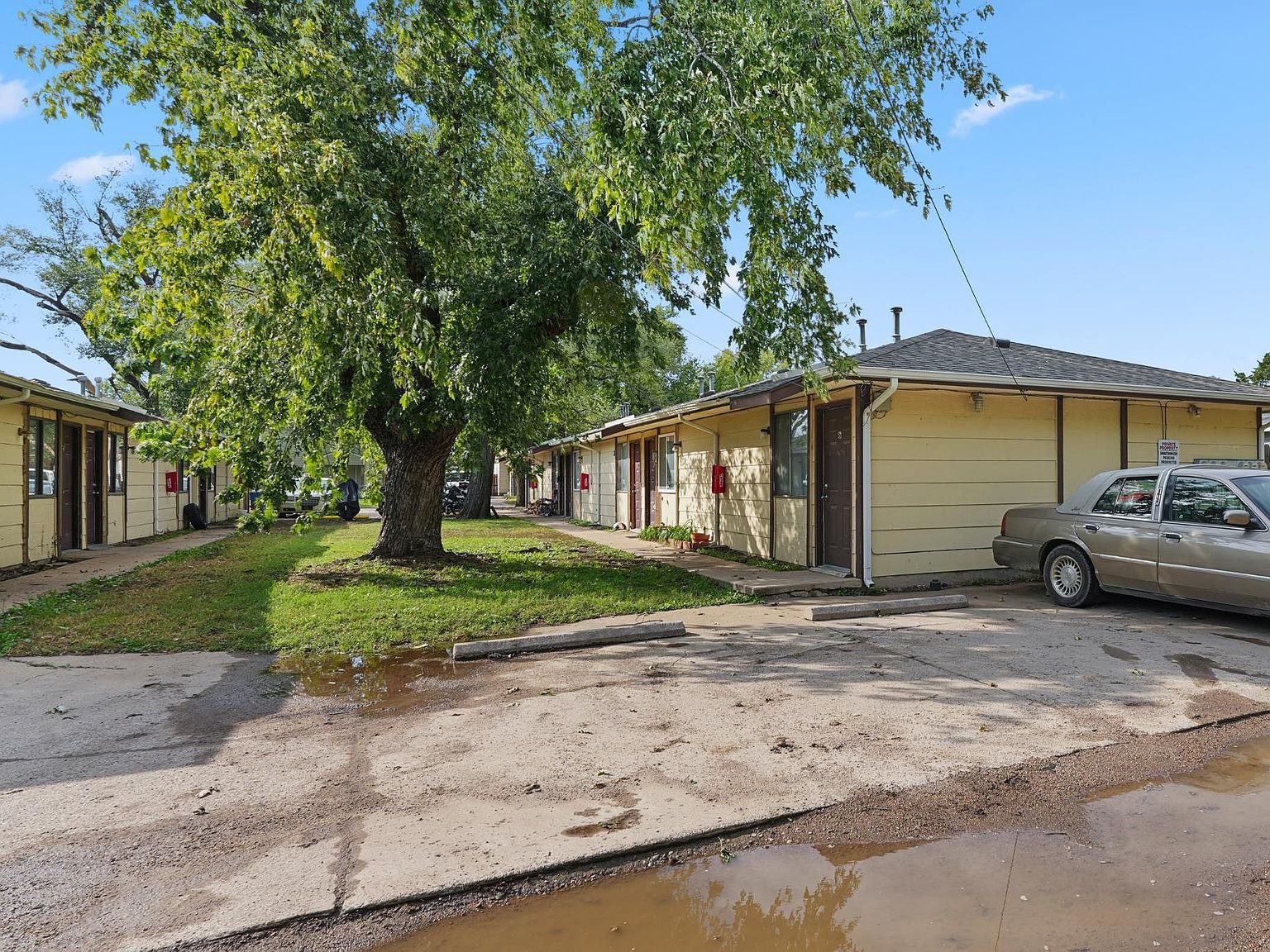 1322 S Vine St Wichita, KS 67213 - Thumbnail 5