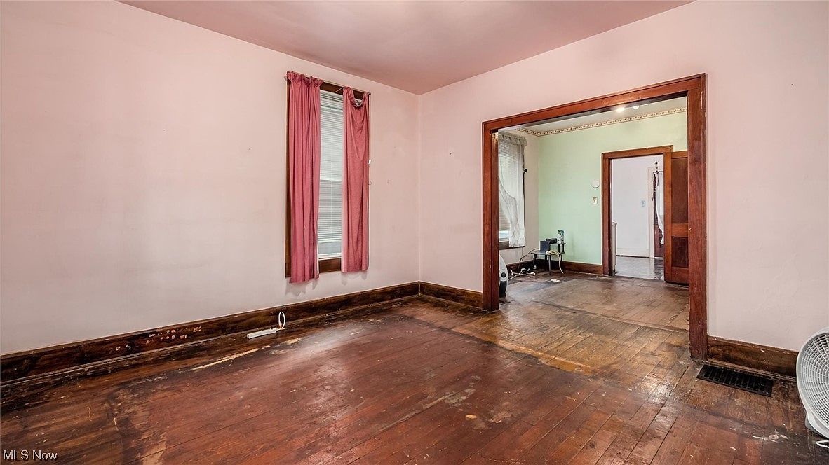 2443 Maple Ave Zanesville, OH 43701 - Thumbnail 5