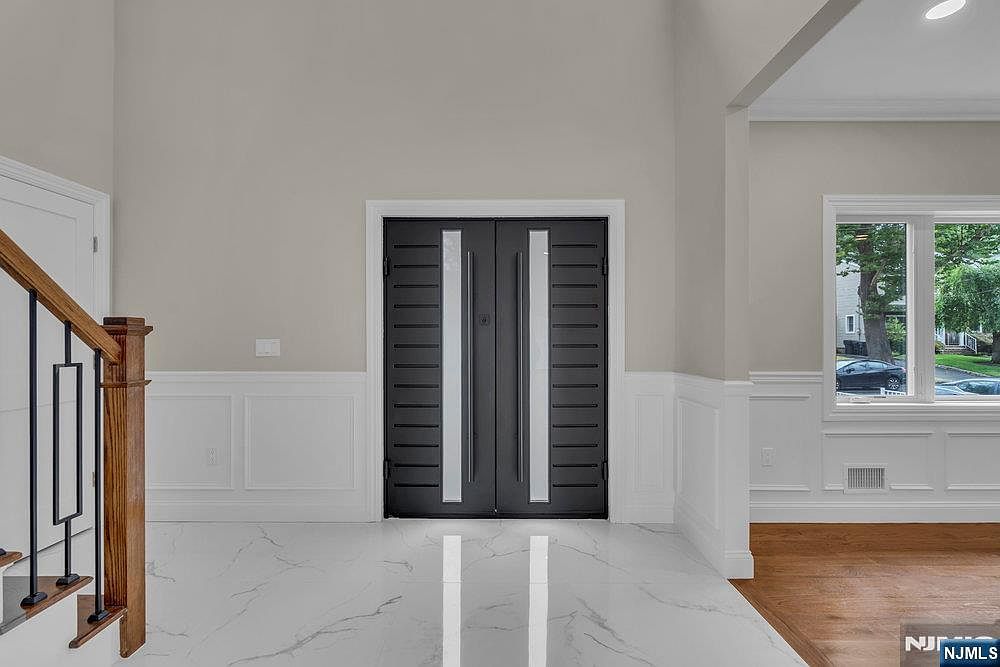 55 Maiden Ln Bergenfield, NJ 07621 - Thumbnail 5