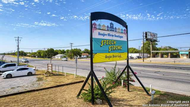 1820 10th Street, Floresville, TX, USA, 78114 - Thumbnail 5