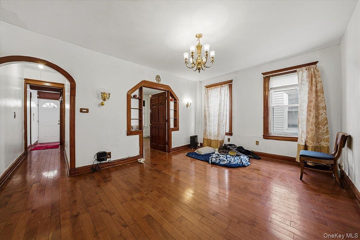 2304 Glebe Ave Bronx, NY 10462 - Thumbnail 5