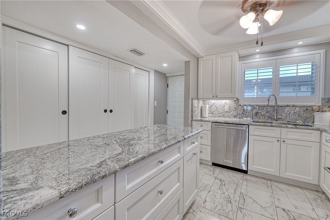 2121 Collier Ave APT 412 Fort Myers, FL 33901 - Thumbnail 5