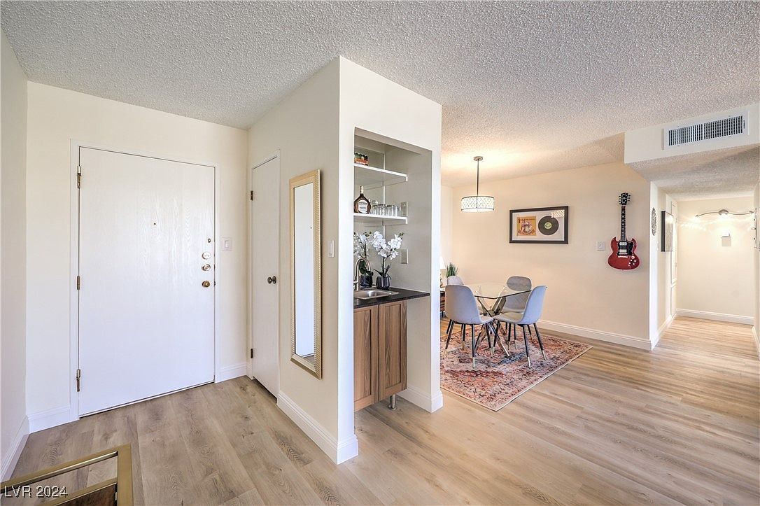 725 N Royal Crest Cir UNIT 227 Paradise Town, NV 89169 - Thumbnail 5