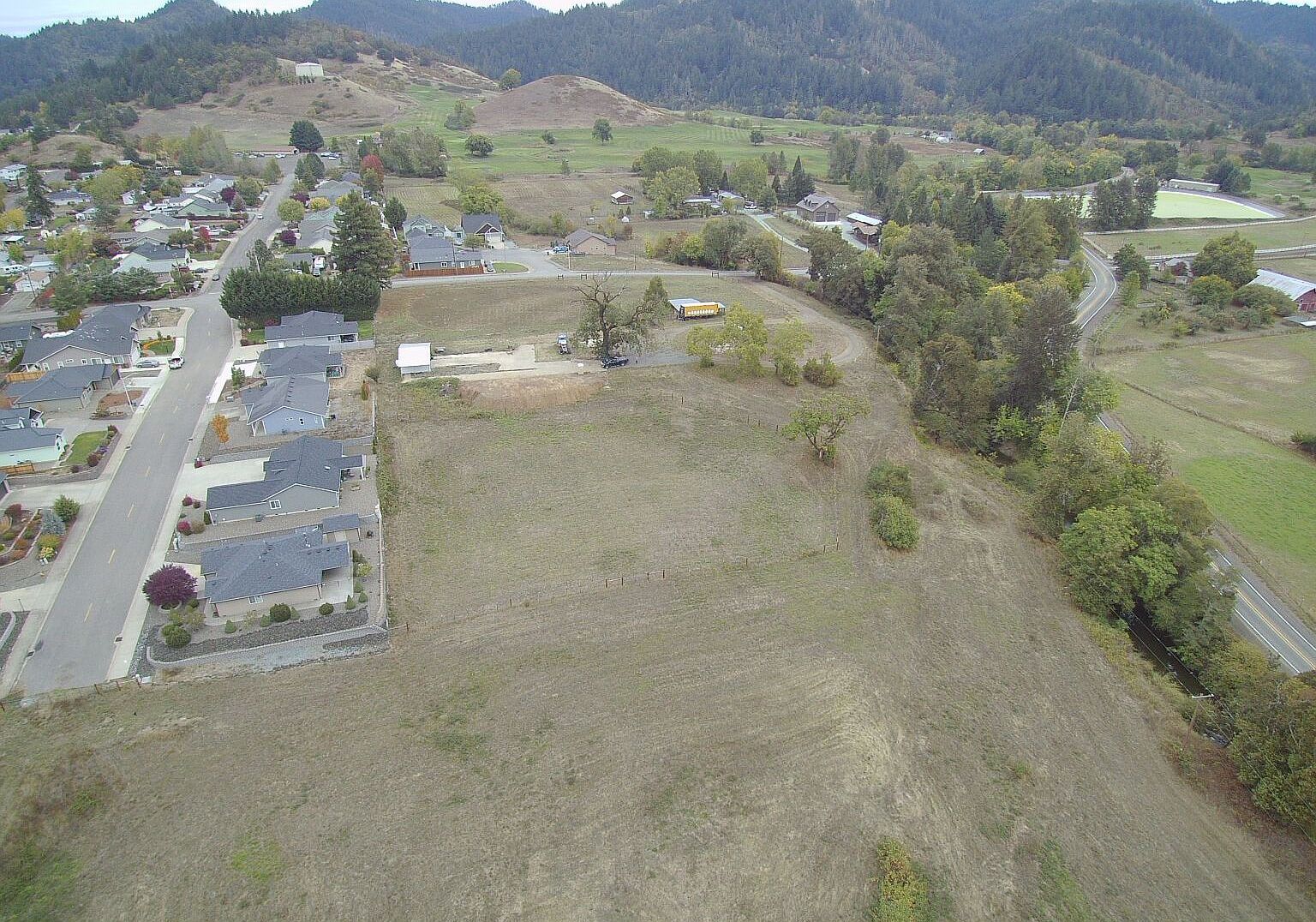 415 SE Neal Ln Myrtle Creek, OR 97457 - Thumbnail 5