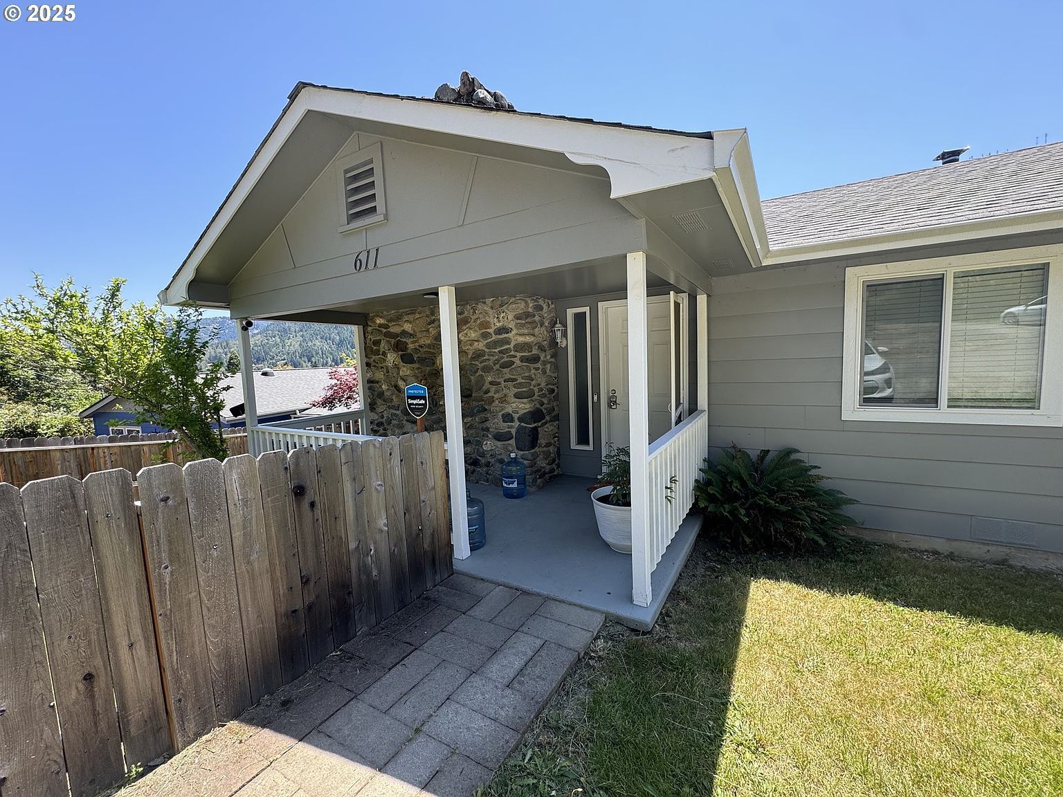 611 Fairchild St Canyonville, OR 97417 - Thumbnail 5