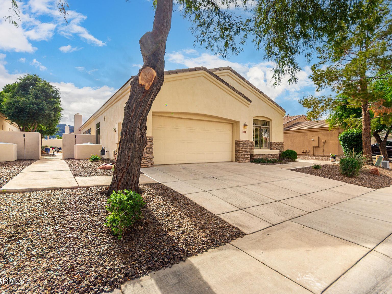 2031 E Valencia Dr Phoenix, AZ 85042 - Thumbnail 5