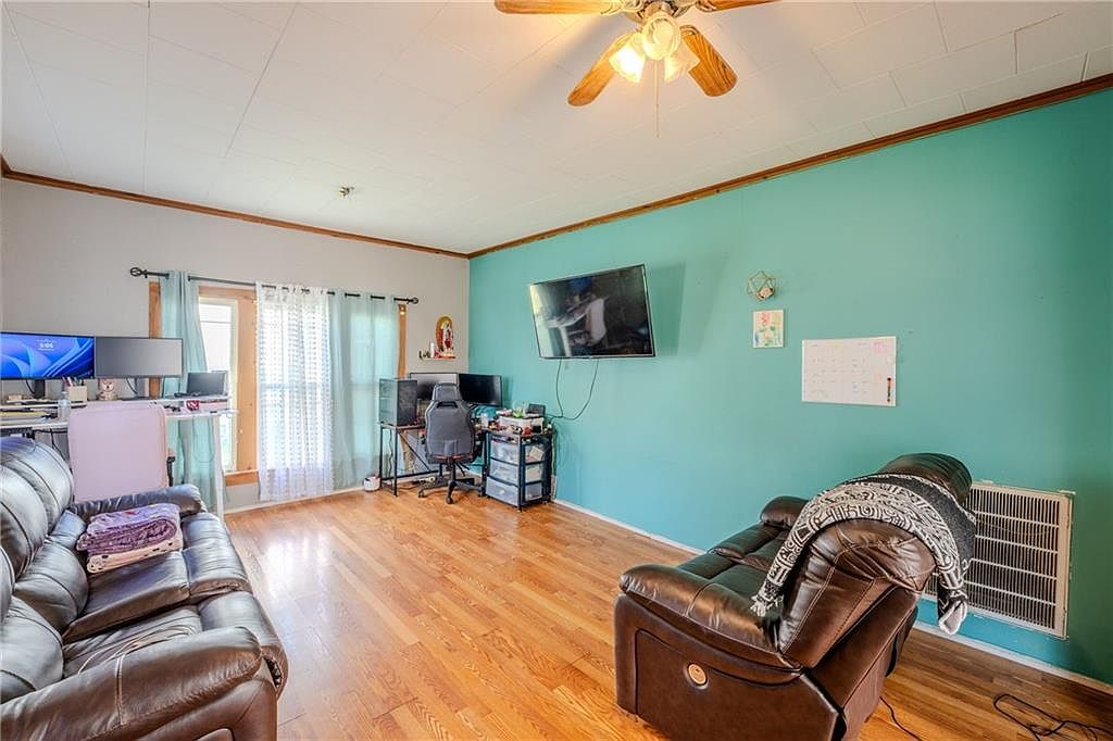 616 Adams St Fredonia, KS 66736 - Thumbnail 5