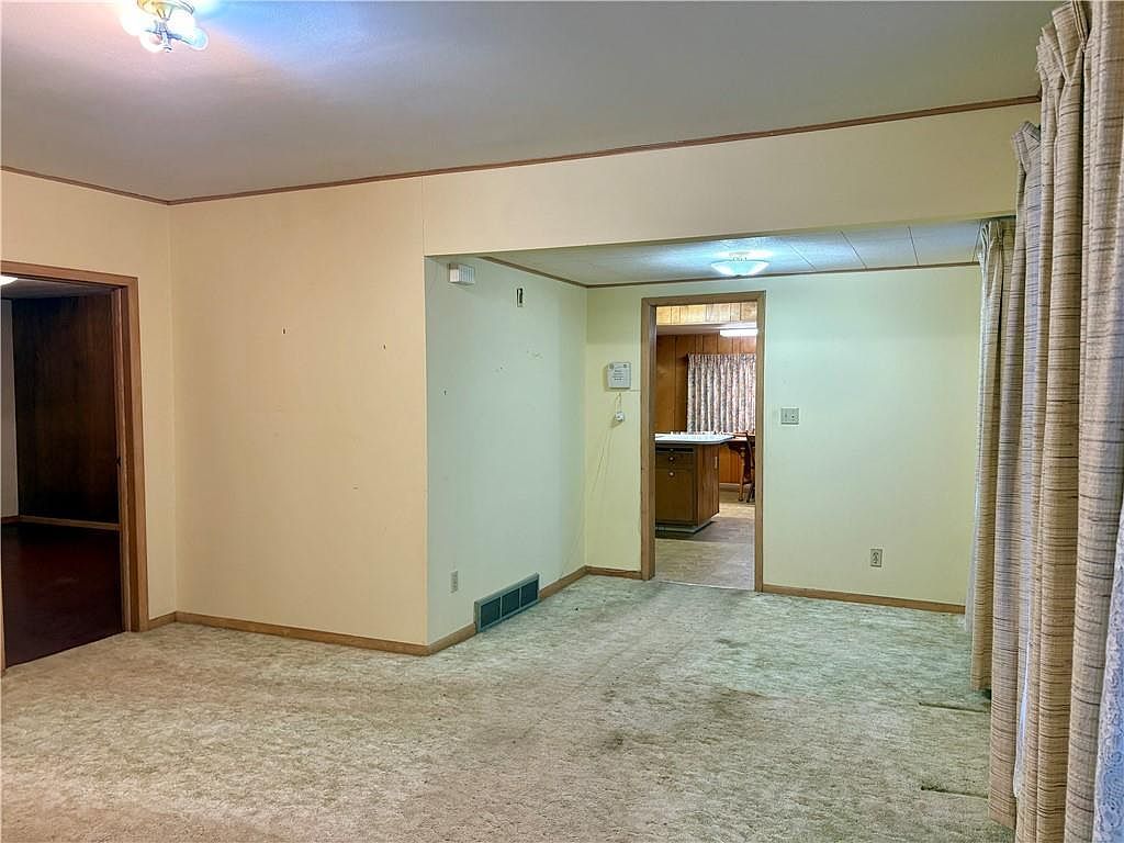 507 S Main St Yates Center, KS 66783 - Thumbnail 5