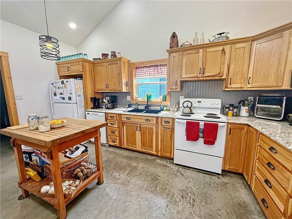 923 Park St Cherryvale, KS 67335 - Thumbnail 5