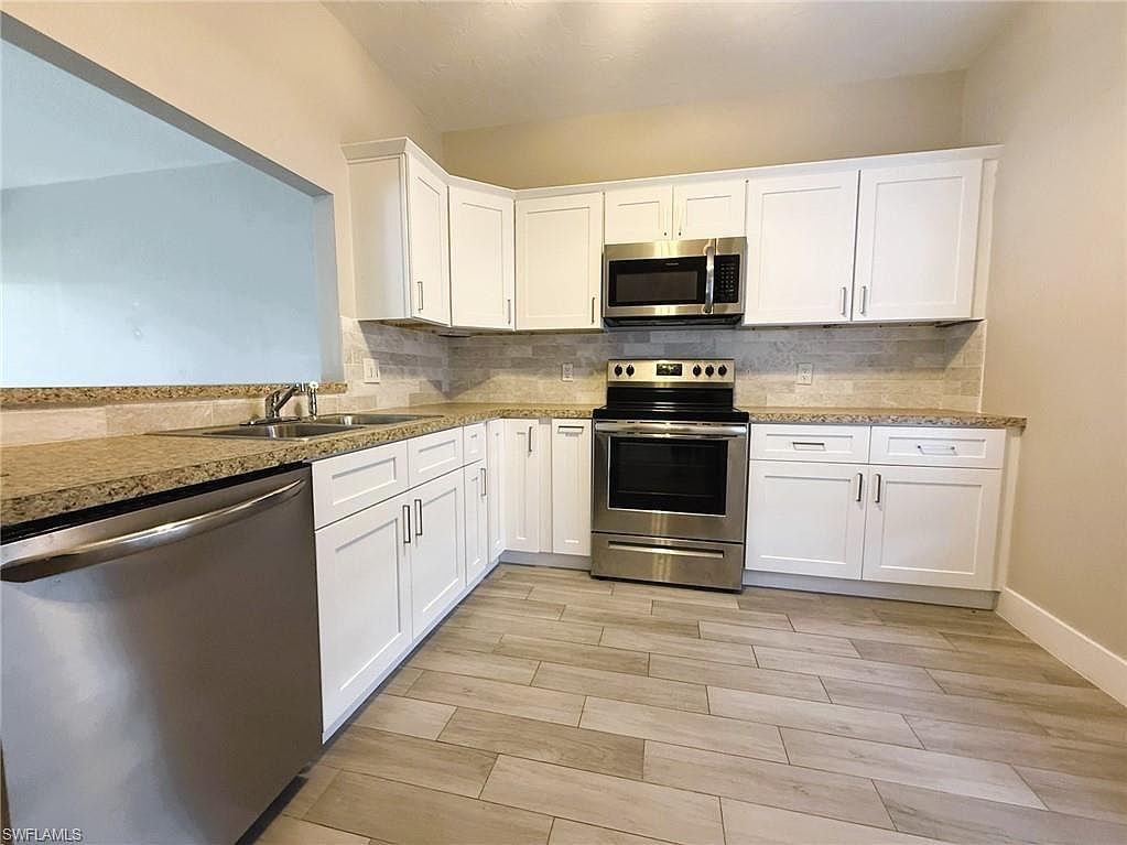 6129 Lake Front Dr Fort Myers, FL 33908 - Thumbnail 5