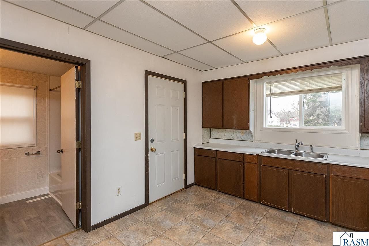 101 Park St N Minnesota Lake, MN 56068 - Thumbnail 5