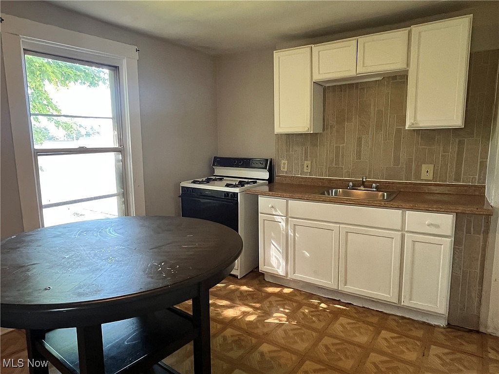 11913 Matherson Ave Cleveland, OH 44135 - Thumbnail 5