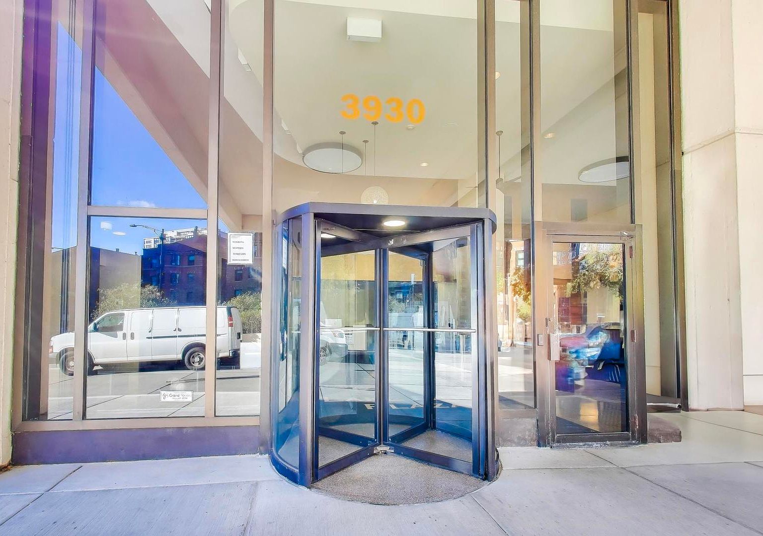 3930 N Pine Grove Ave APT 2912 Chicago, IL 60613 - Thumbnail 5