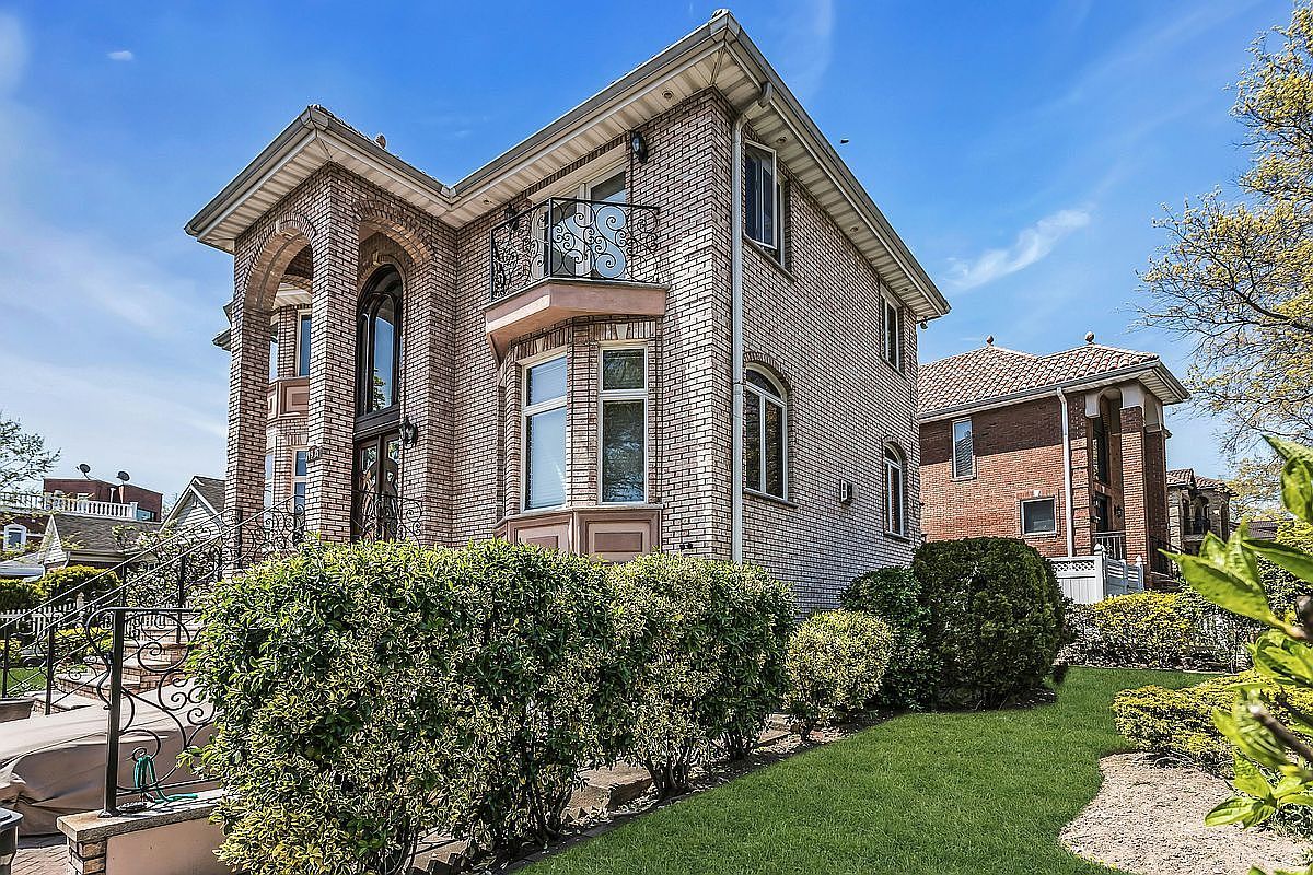 24925 Cullman Ave Flushing, NY 11362 - Thumbnail 5