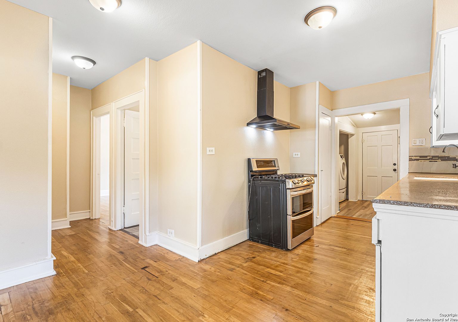 2114 Lee Hall San Antonio, TX 78201 - Thumbnail 5