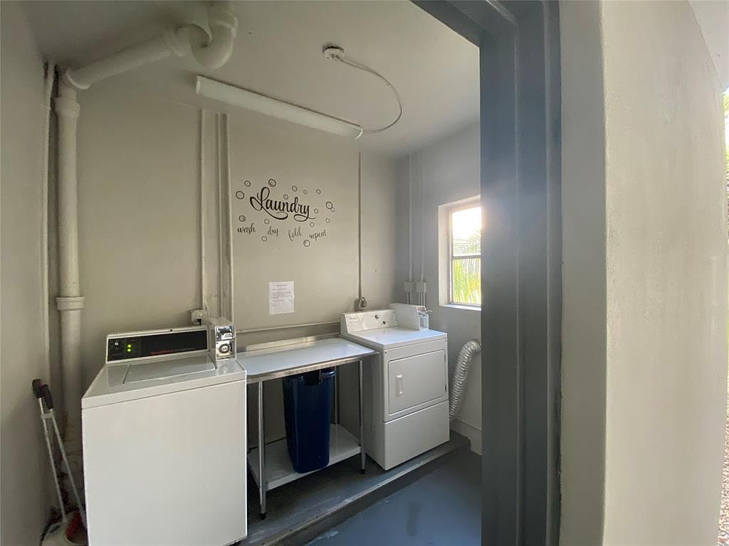 1001 Hillcrest Ct APT 108 Hollywood, FL 33021 - Thumbnail 5