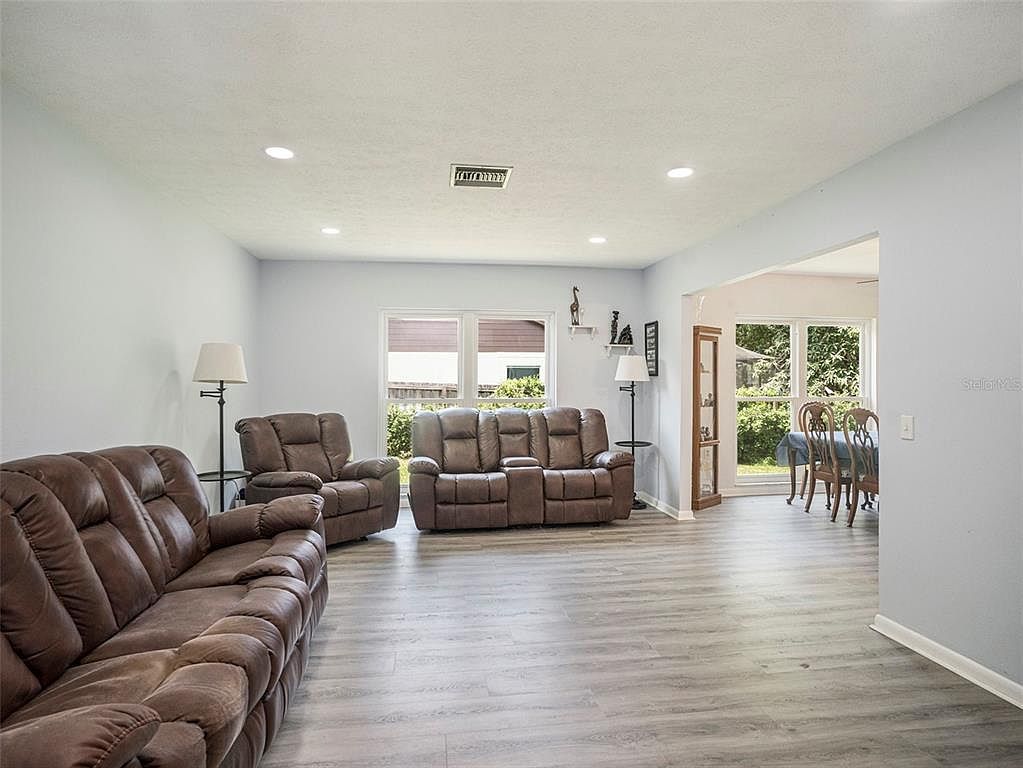 1009 Black Knight Dr Valrico, FL 33594 - Thumbnail 5