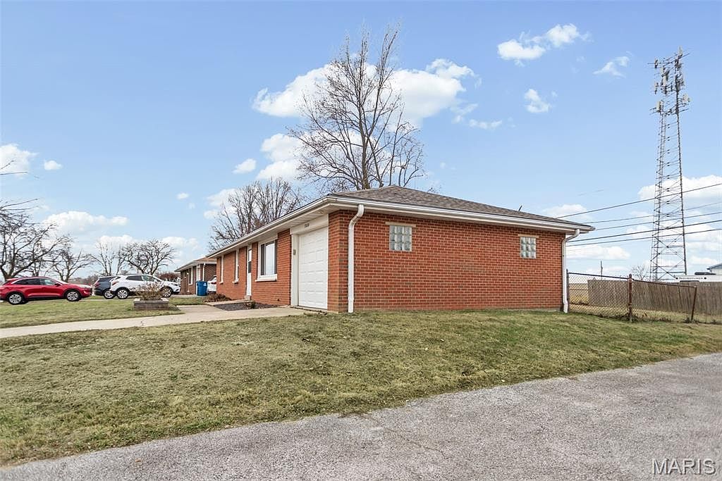 7210 Montclair Ave Godfrey, IL 62035 - Thumbnail 5