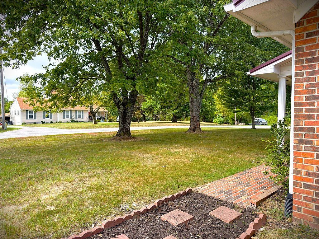 212 Austin Cir Livingston, TN 38570 - Thumbnail 5