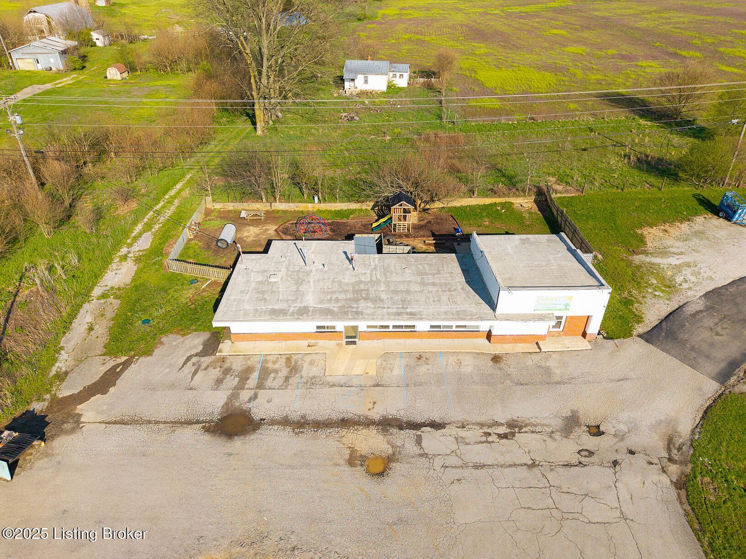 1378 Eminence Rd New Castle, KY 40050 - Thumbnail 5