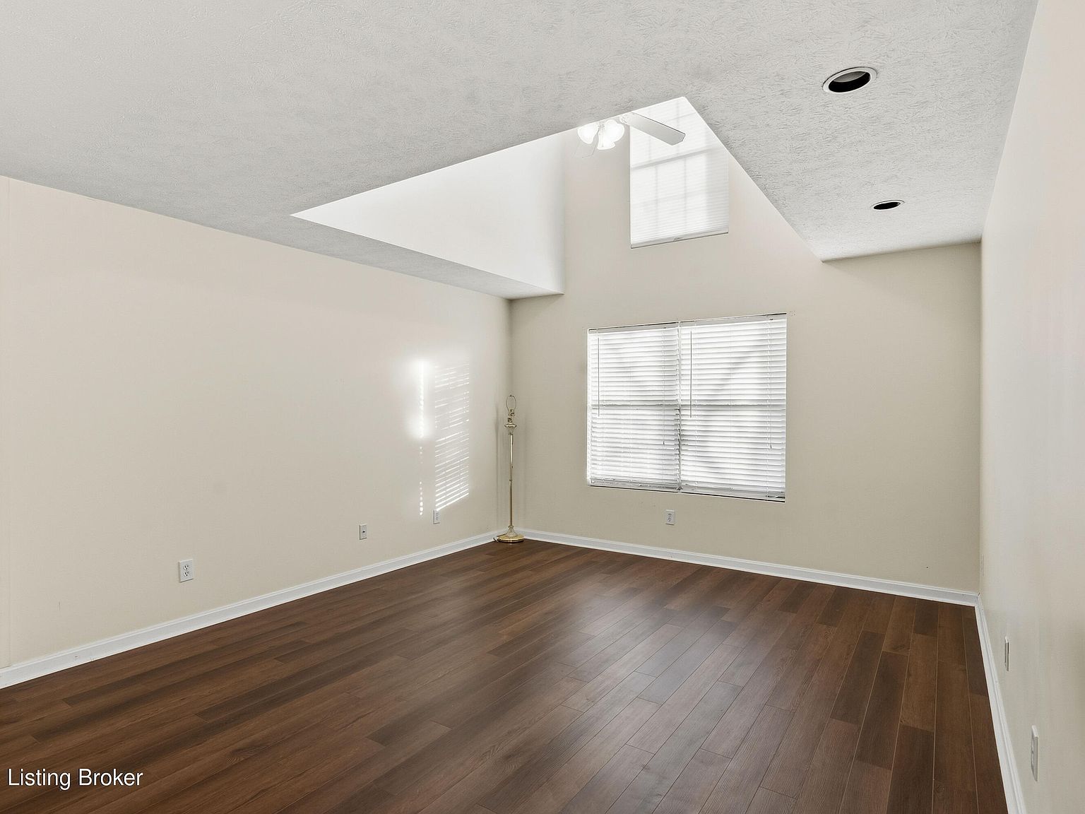 7927 Grand Cascade Dr Louisville, KY 40228 - Thumbnail 5