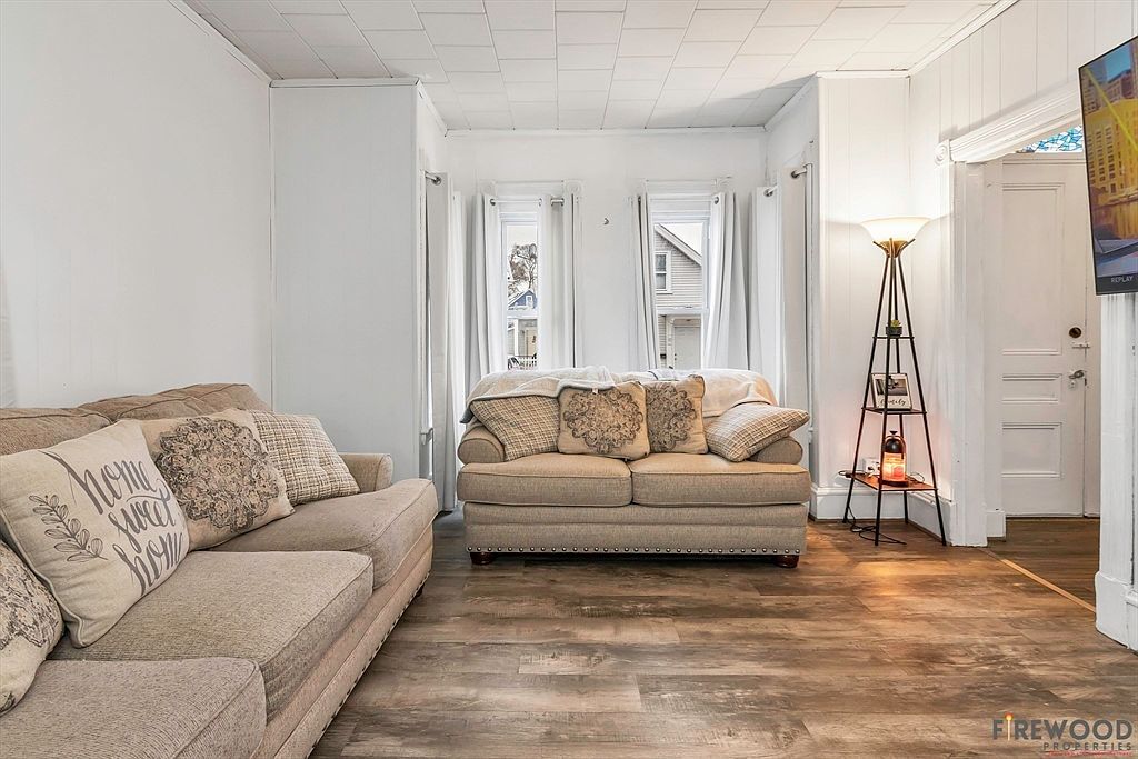 15 Barclay St Lowell, MA 01851 - Thumbnail 5