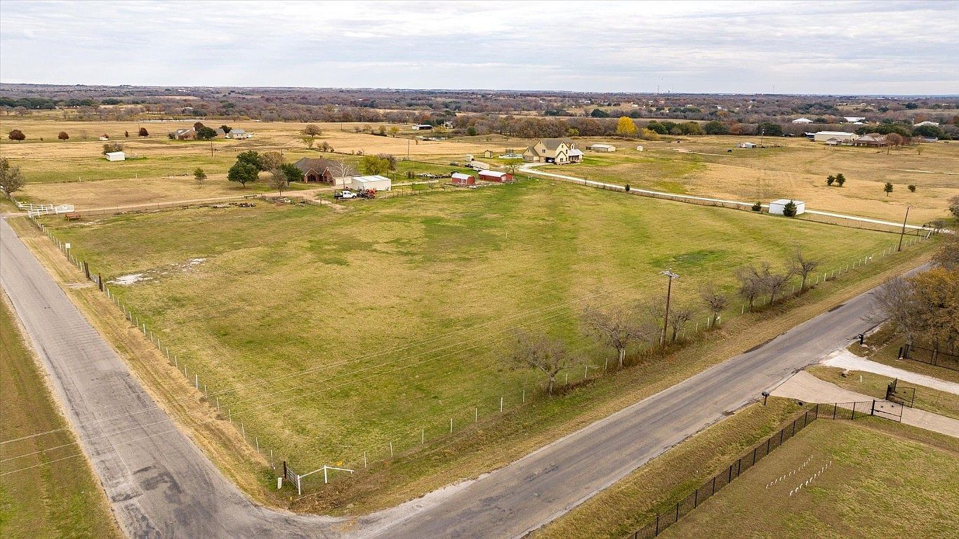 2401 Meander Rd Granbury, TX 76049 - Thumbnail 5