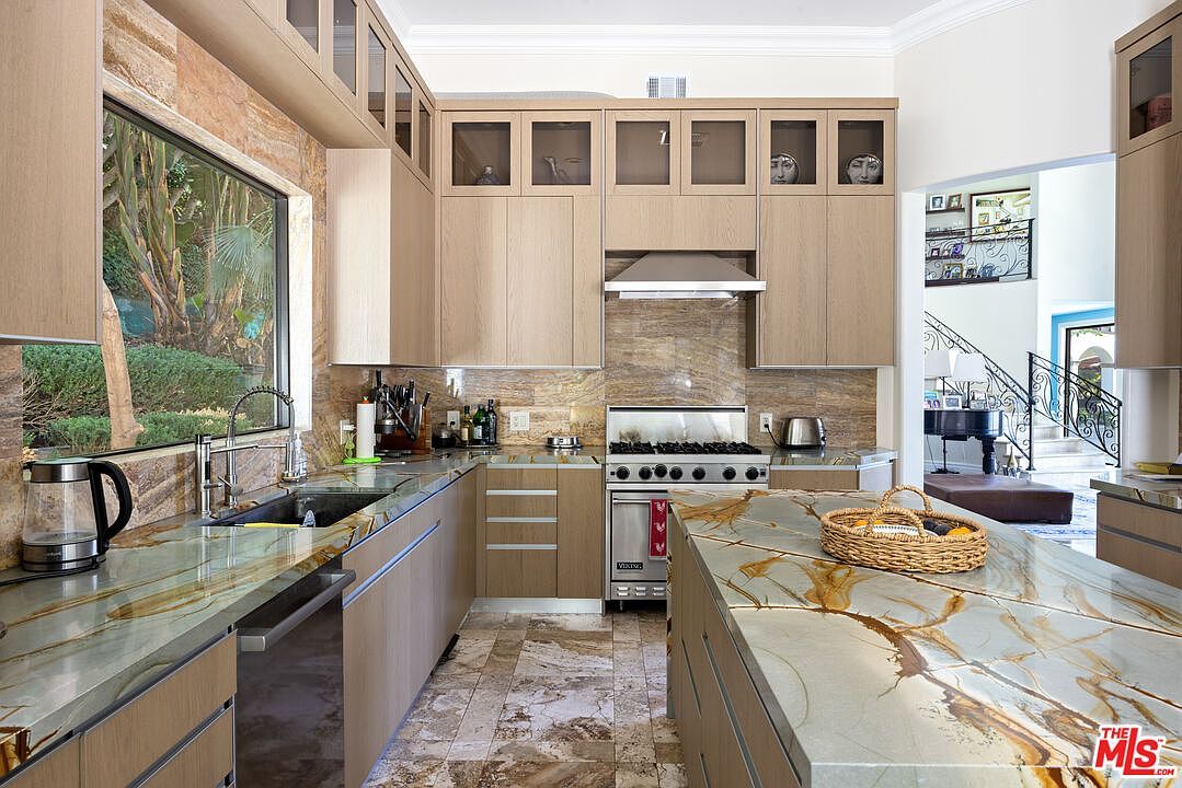 13355 Mulholland Dr Beverly Hills, CA 90210 - Thumbnail 5