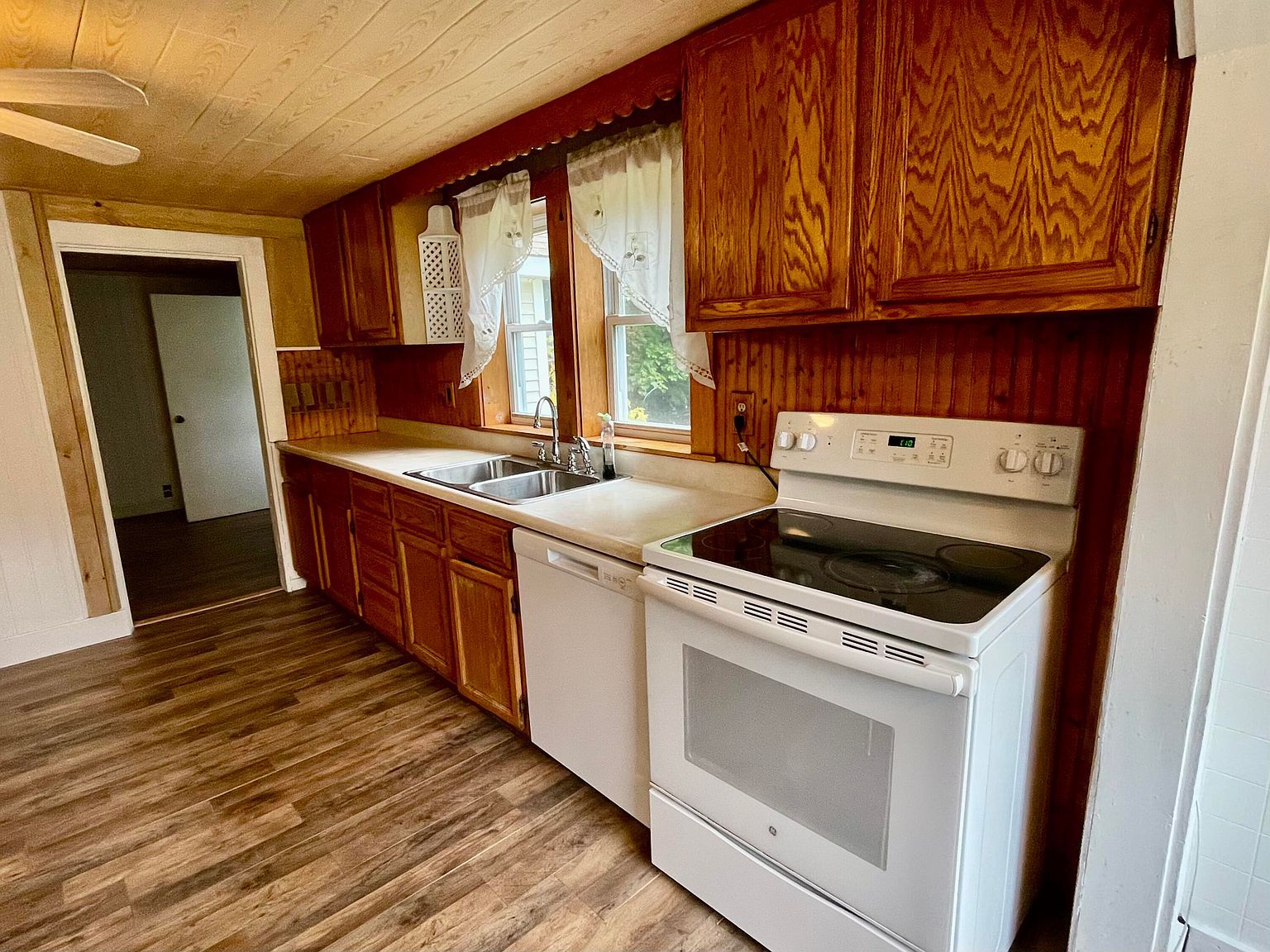 879 Hudson Rd Glenburn, ME 04401 - Thumbnail 5