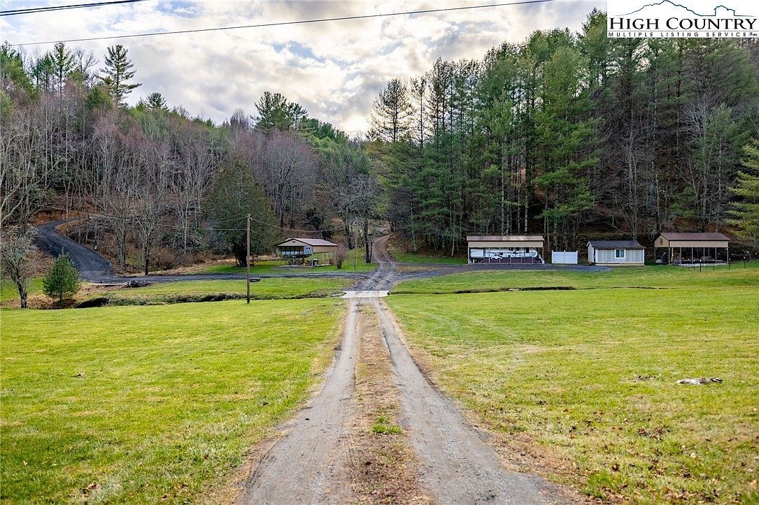 3357 Old Field Creek Rd Grassy Creek, NC 28631 - Thumbnail 5