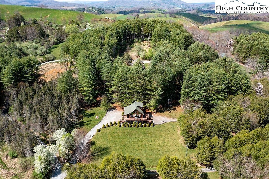 11 Lucky Lakes Dr Grassy Creek, NC 28631 - Thumbnail 5