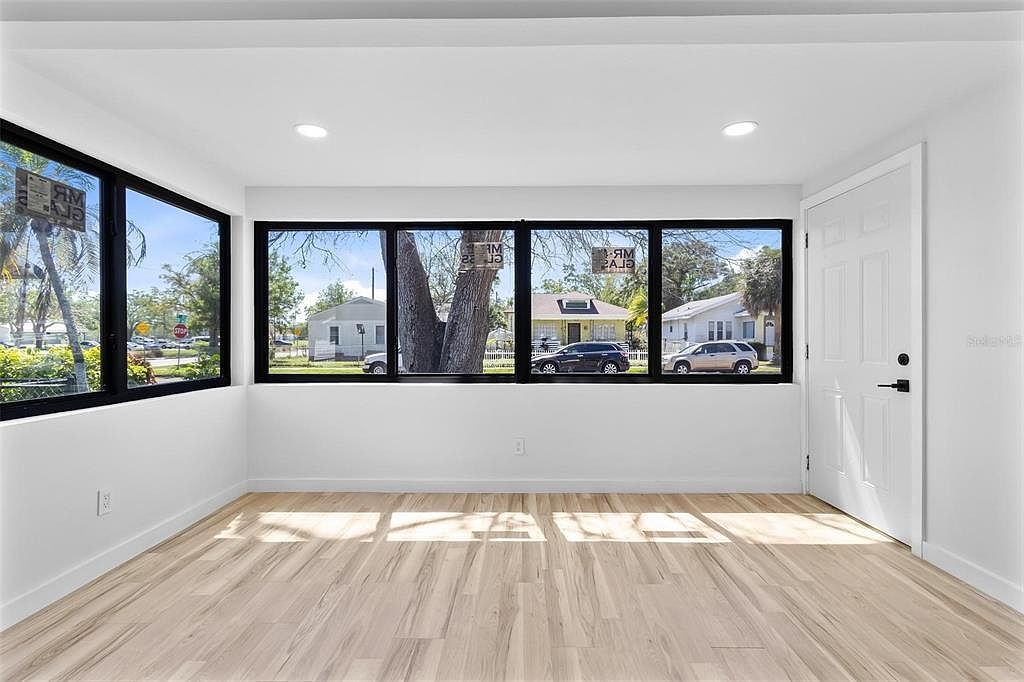 711 19th Ave S Saint Petersburg, FL 33705 - Thumbnail 5