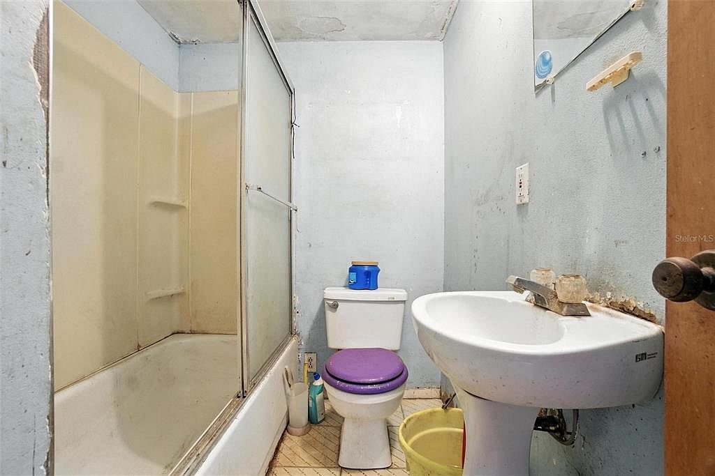 7643 62nd St N Pinellas Park, FL 33781 - Thumbnail 5