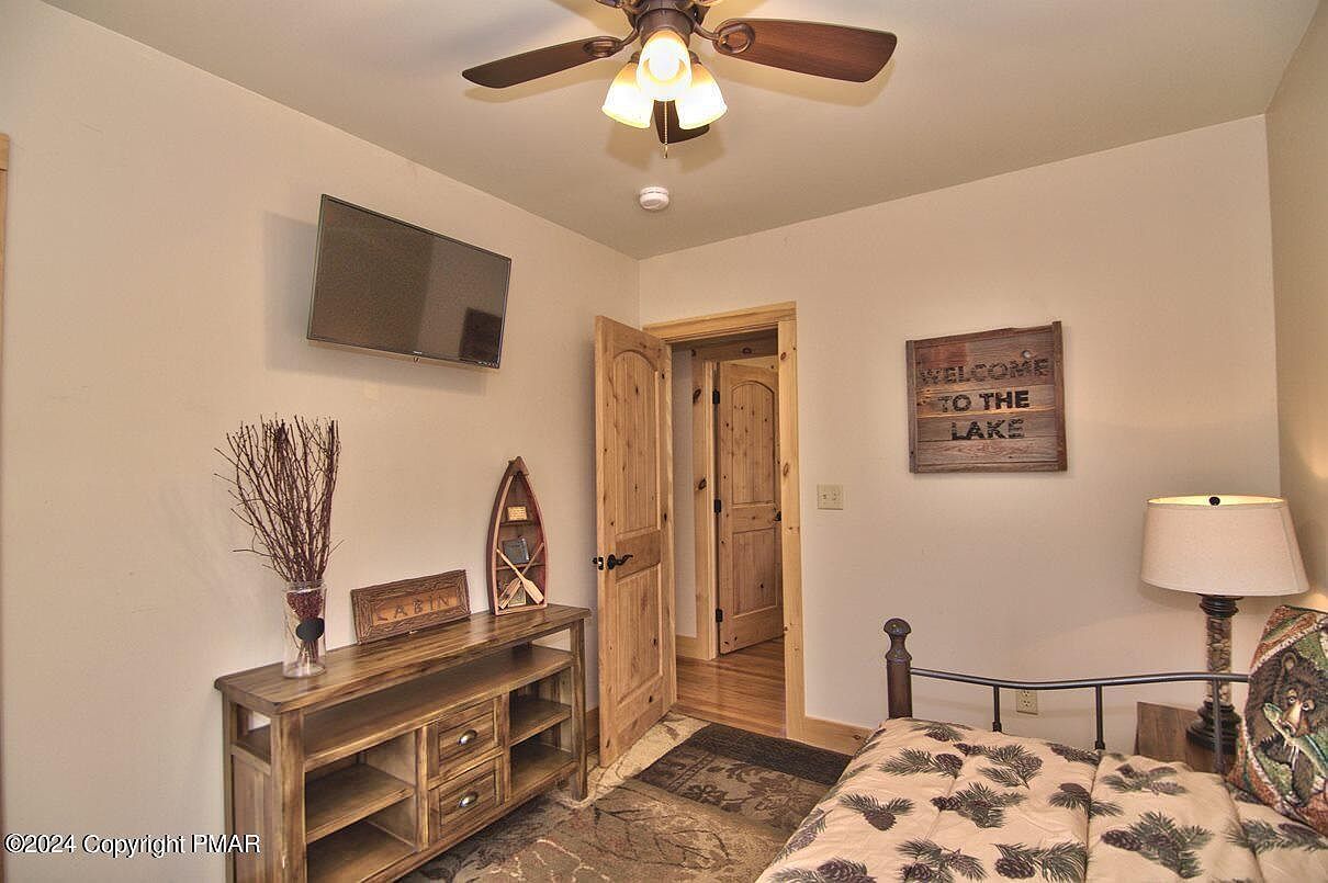 5187 Woodland Ave Pocono Pines, PA 18350 - Thumbnail 5
