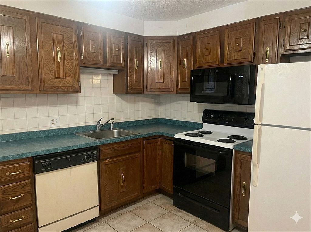 141 Essex St APT B4 Saugus, MA 01906 - Thumbnail 5