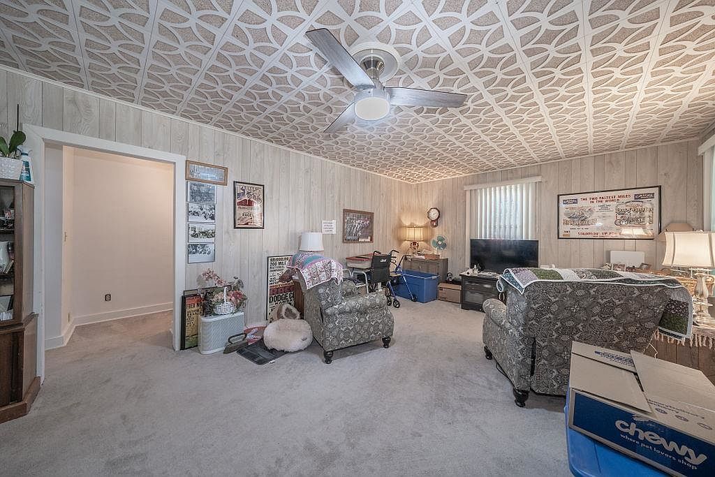 1202 S Walnut St Newton, KS 67114 - Thumbnail 5