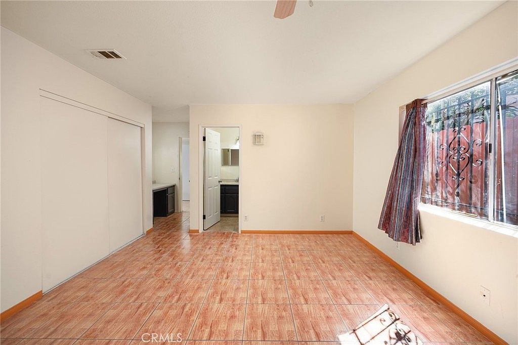 1349 Walnut Ave Long Beach, CA 90813 - Thumbnail 5