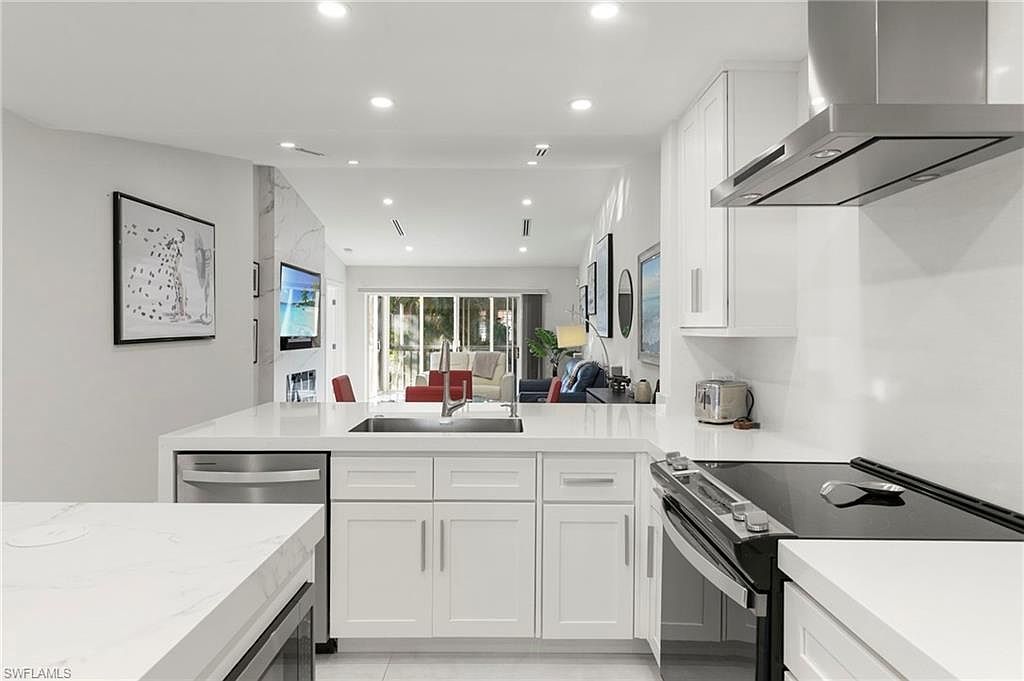 7731 Jewel Ln APT 203 Naples, FL 34109 - Thumbnail 5