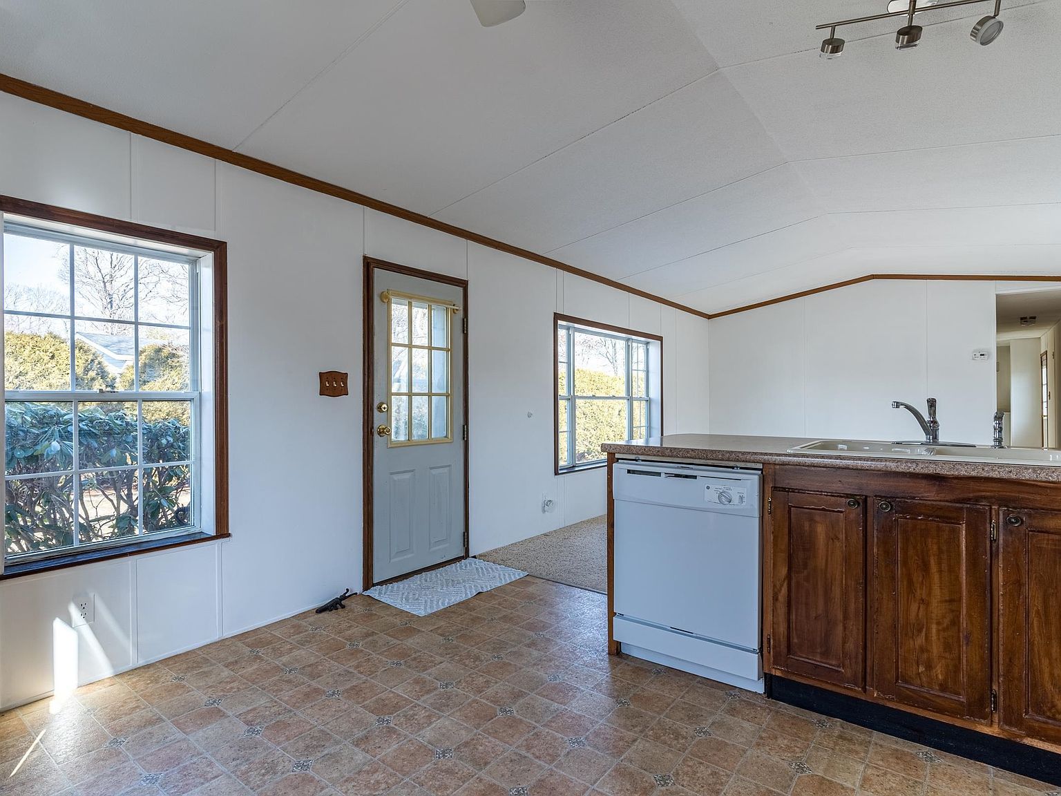 70 Oak Dr North Hampton, NH 03862 - Thumbnail 5