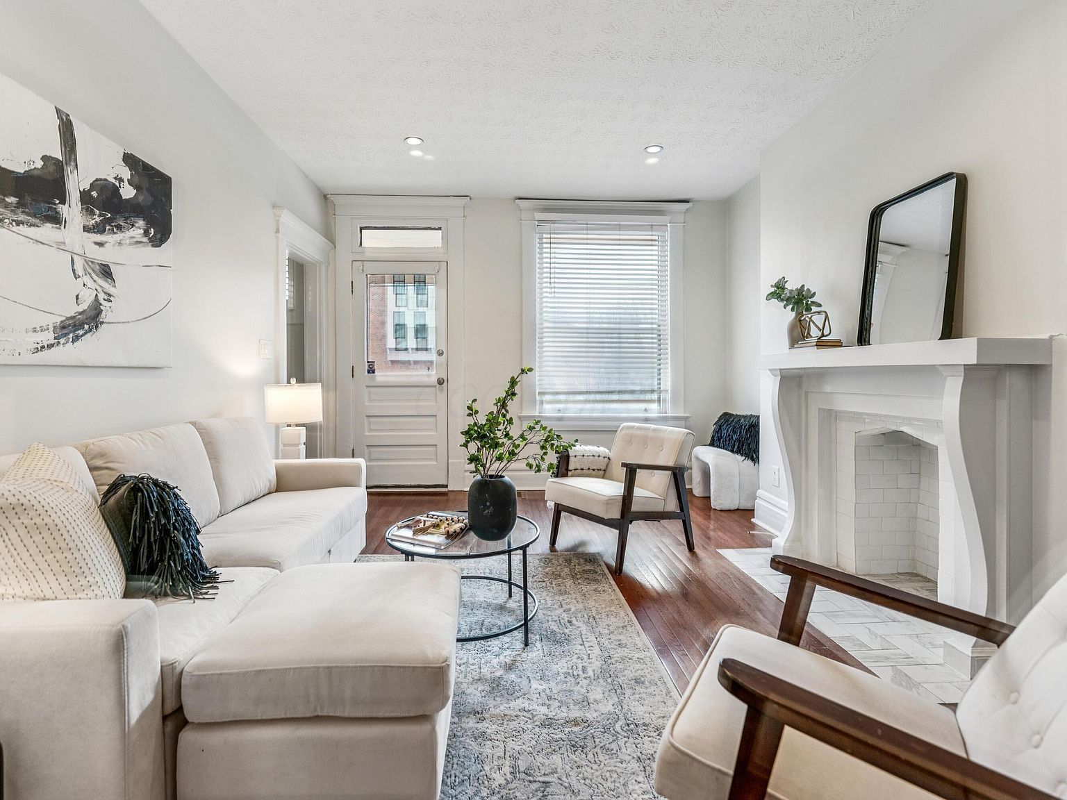 915 Dennison Ave Columbus, OH 43201 - Thumbnail 5