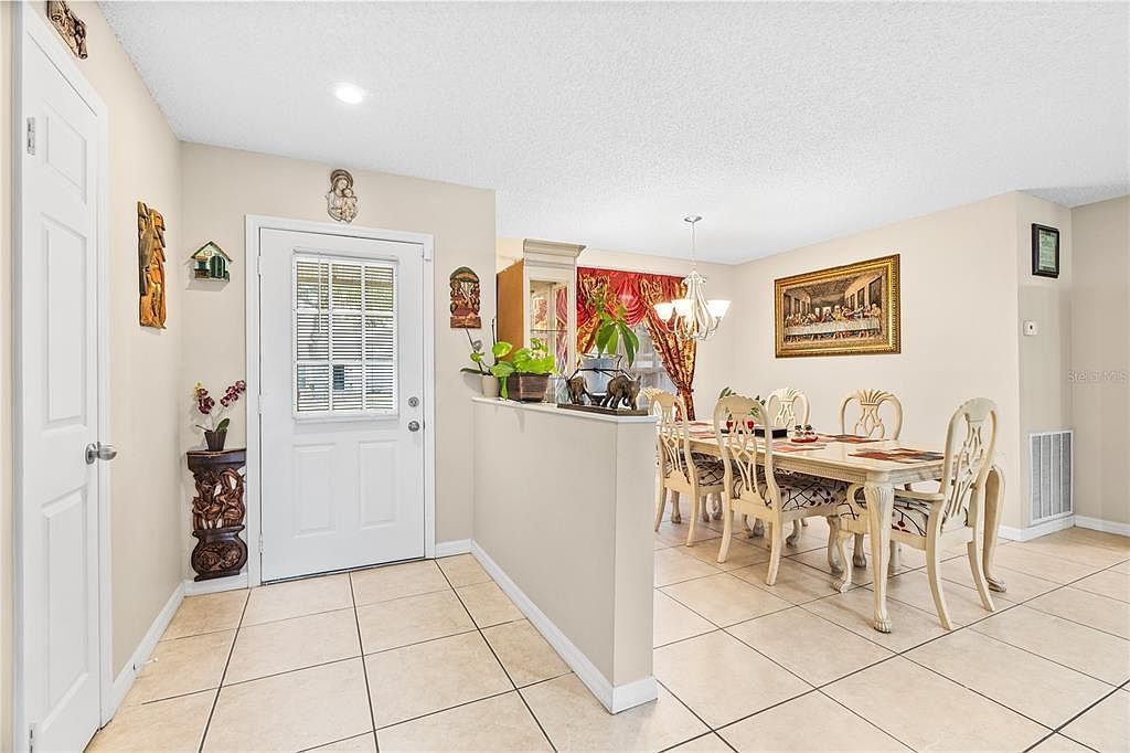 9724 Cypress Pond Ave Tampa, FL 33647 - Thumbnail 5