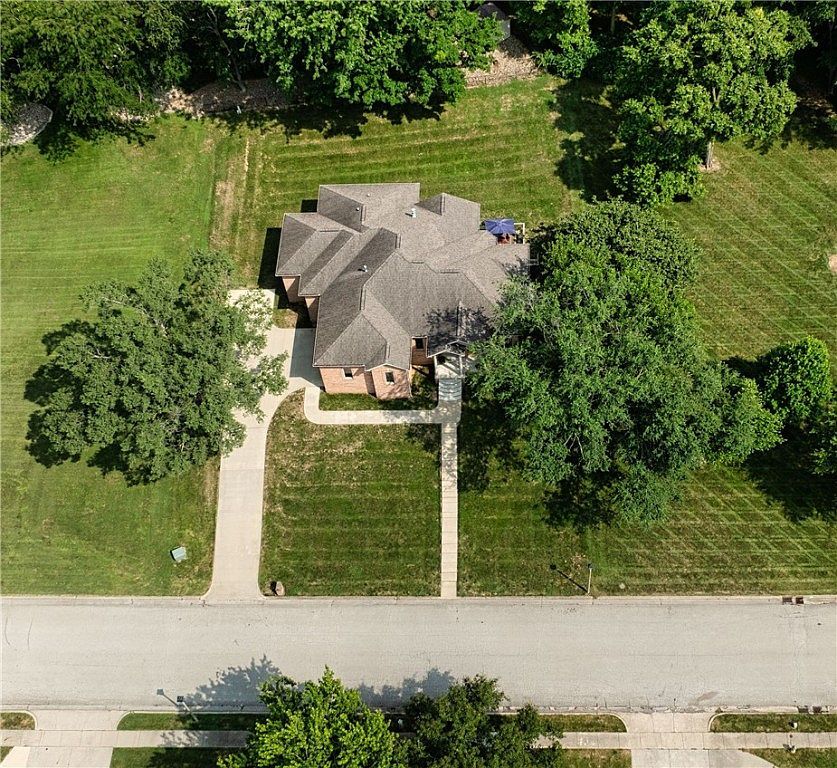 384 Greenway Ln Decatur, IL 62521 - Thumbnail 5