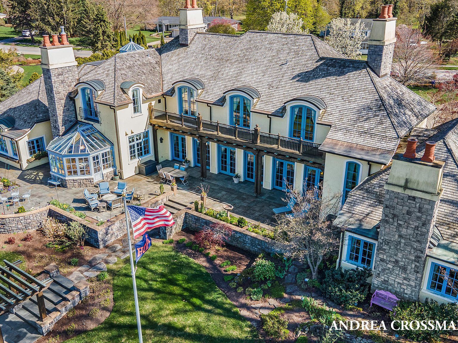 1933 S Shore Dr Holland, MI 49423 - Thumbnail 5