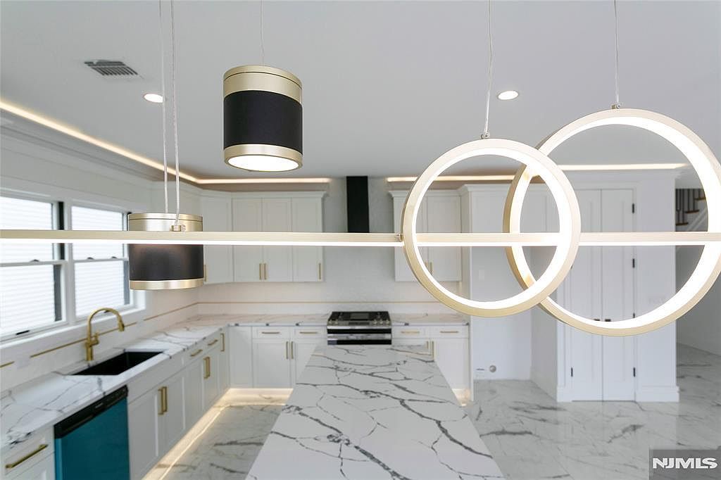 17 Mountain Ave Mahwah, NJ 07430, Mahwah, NJ, 7430 - Thumbnail 5