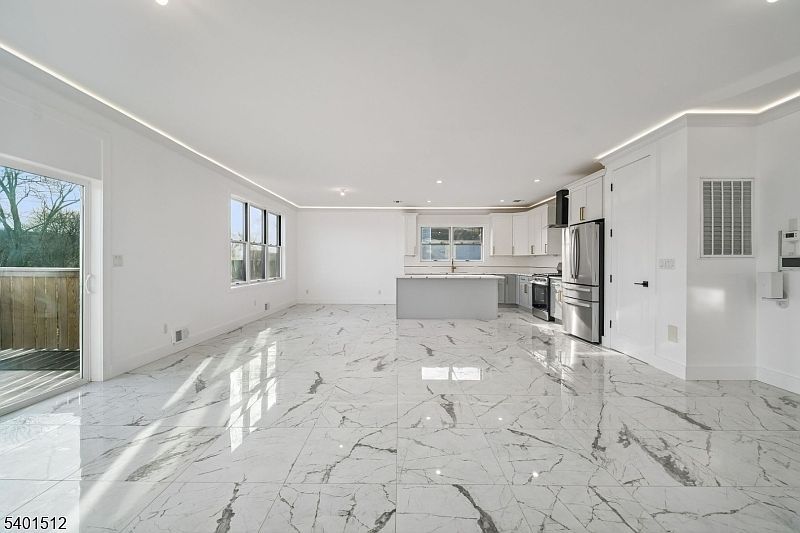 19 Mountain Ave Mahwah, NJ 07430 - Thumbnail 5