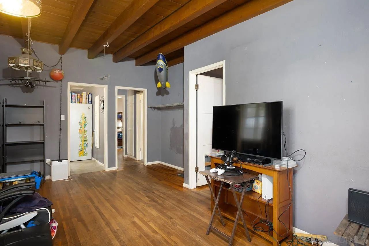 2950 Nutmeg St San Diego, CA 92104 - Thumbnail 5