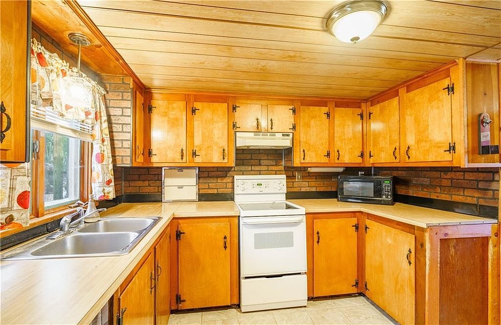 46 Robinwood Dr Scituate, RI 02831 - Thumbnail 5