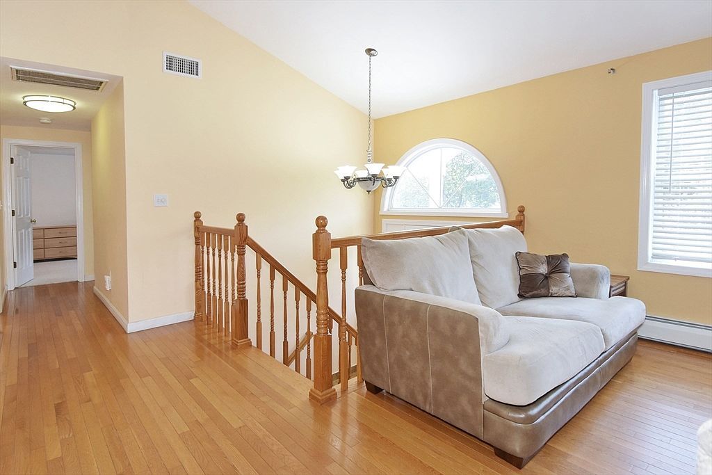 16 Sherwood Rd Worcester, MA 01602 - Thumbnail 5